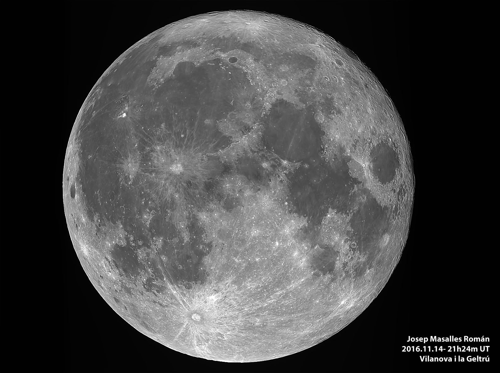 Голубая Луна 2023. Микролуние. Микролуние фото. Как выглядит маленькая Луна микролуния. 30 лун в годах